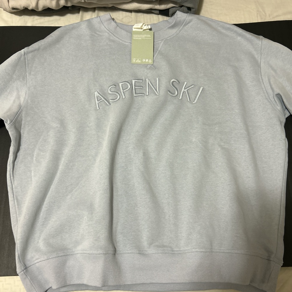 H$M crewneck